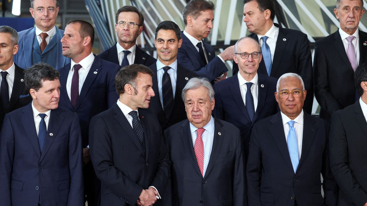 Summit EU vyzval k zastavení útoků na energetiku v íránské válce