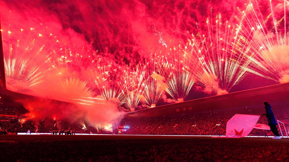 Šílený kopanec do Kuchty? Fotbal se nezvrhl až teď, vzkazuje sociolog