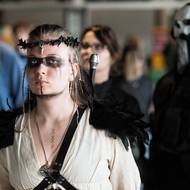 Comic-Con se koná ve čtyřech patrech O2 universa, z toho dvě jsou věnována videohernám.