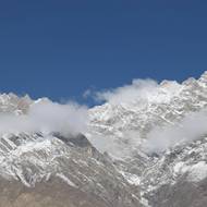 Pohled na hory během tzv. sněhového sucha v údolí Hunza v Gilgit-Baltistánu, 12. ledna.