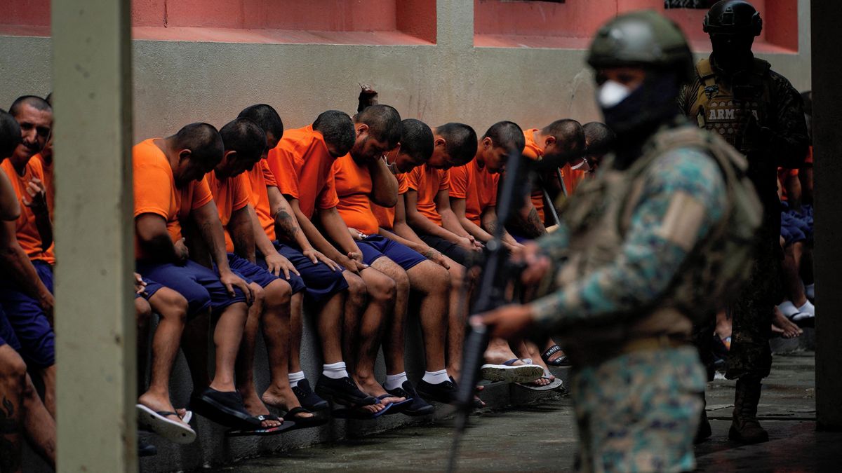 „Totální vyhlazení.“ Američané se zapojili do války na dalším kontinentu