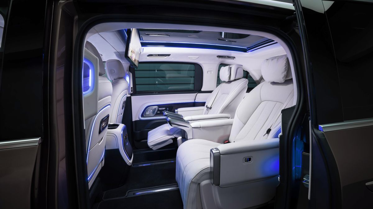 Auta pro stydlivé milionáře. Mercedes sází na dodávky