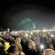 Mítinku v Gödu se zúčastnily odhadem dva až tři tisíce lidí.