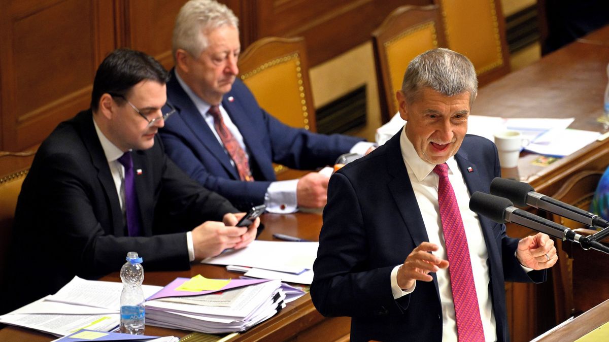 Pocit bezpečí u nás mizí. Babišovi hrozí, že selže jako Beneš