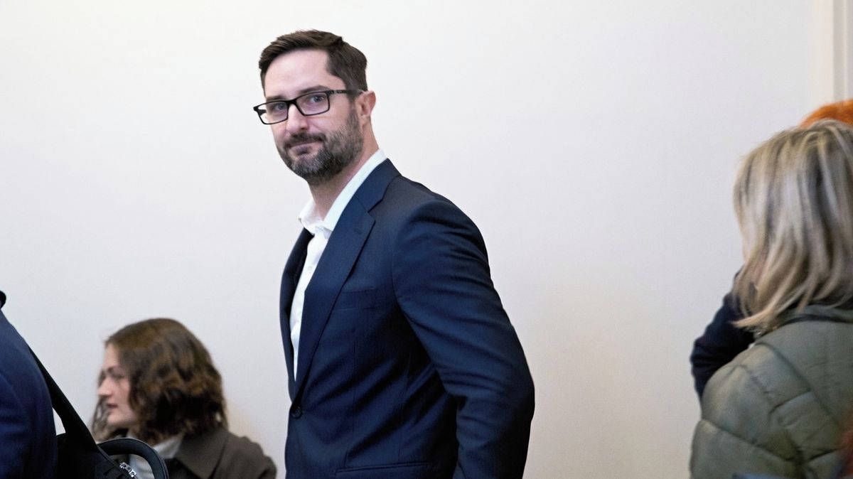 Bývalý děkan univerzity v Plzni dostal podmínku a pokutu za vyplácená stipendia