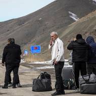 „Přijela jsem za svou dcerou – neviděla jsem ji šest let. Má tam děti a já mám dvě vnoučata. Nevím, co říct o situaci v Íránu, vrátíme se tam,“ je odhodlaná Yasna.
