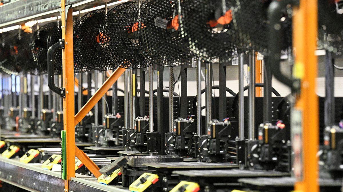 Průša poprvé propouští. Firma kvůli růstu nákladů zrušila desítky míst