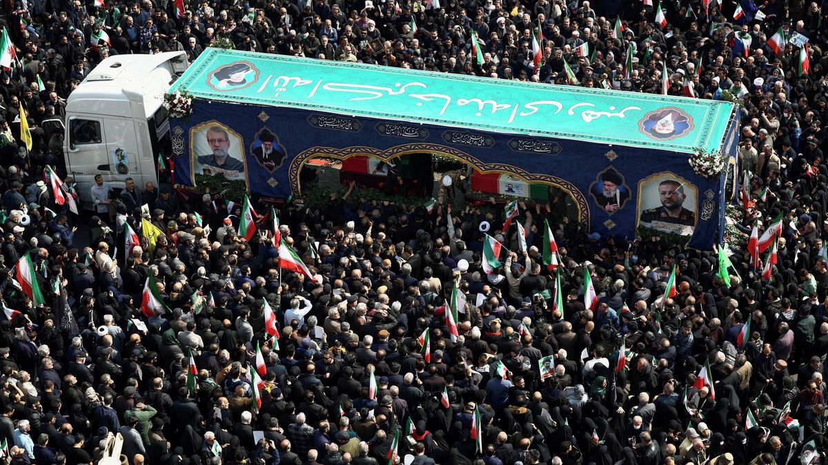 Írán zaútočil v centrálním Izraeli, zemřel jeden zahraniční pracovník