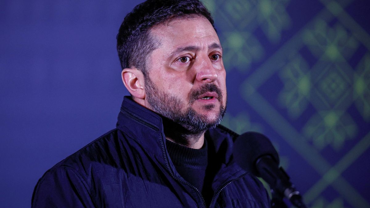 Zelenskyj by měl vnímat kritiku. Změní přístup? ptá se ukrajinský politolog