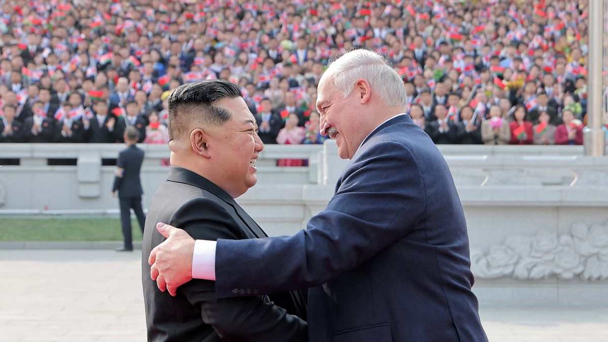 Objetí s Kimem a nadávky Evropě s Trumpovým mužem. Lukašenkův velký návrat - Seznam Zprávy
