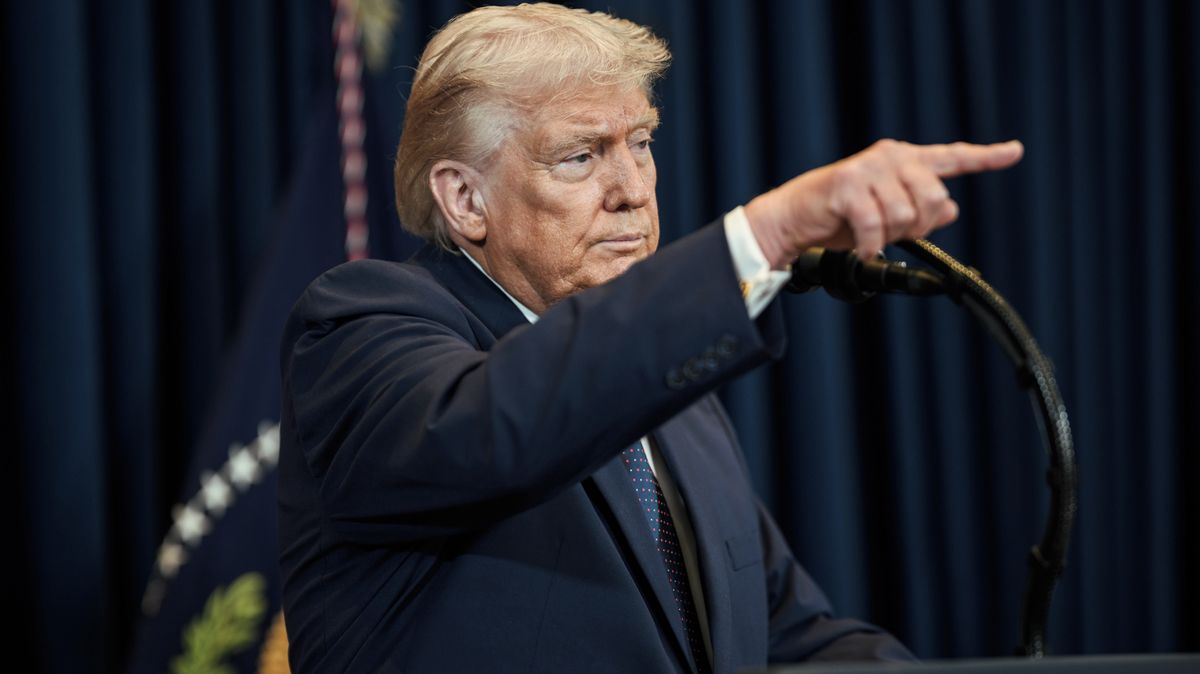 Trump rozšířil sankce proti Kubě