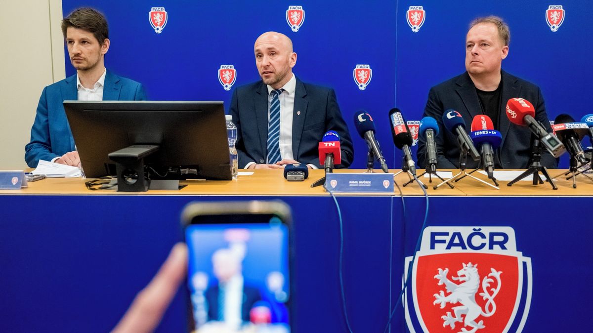 Promění obří razie český fotbal? Snahu o očistu táhne bývalý kriminalista
