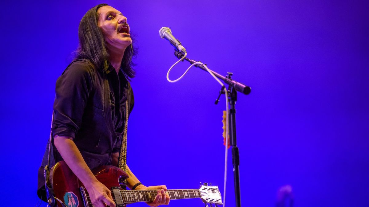 Do Prahy se vrátí rockeři Placebo. Připomenou starou desku v novém