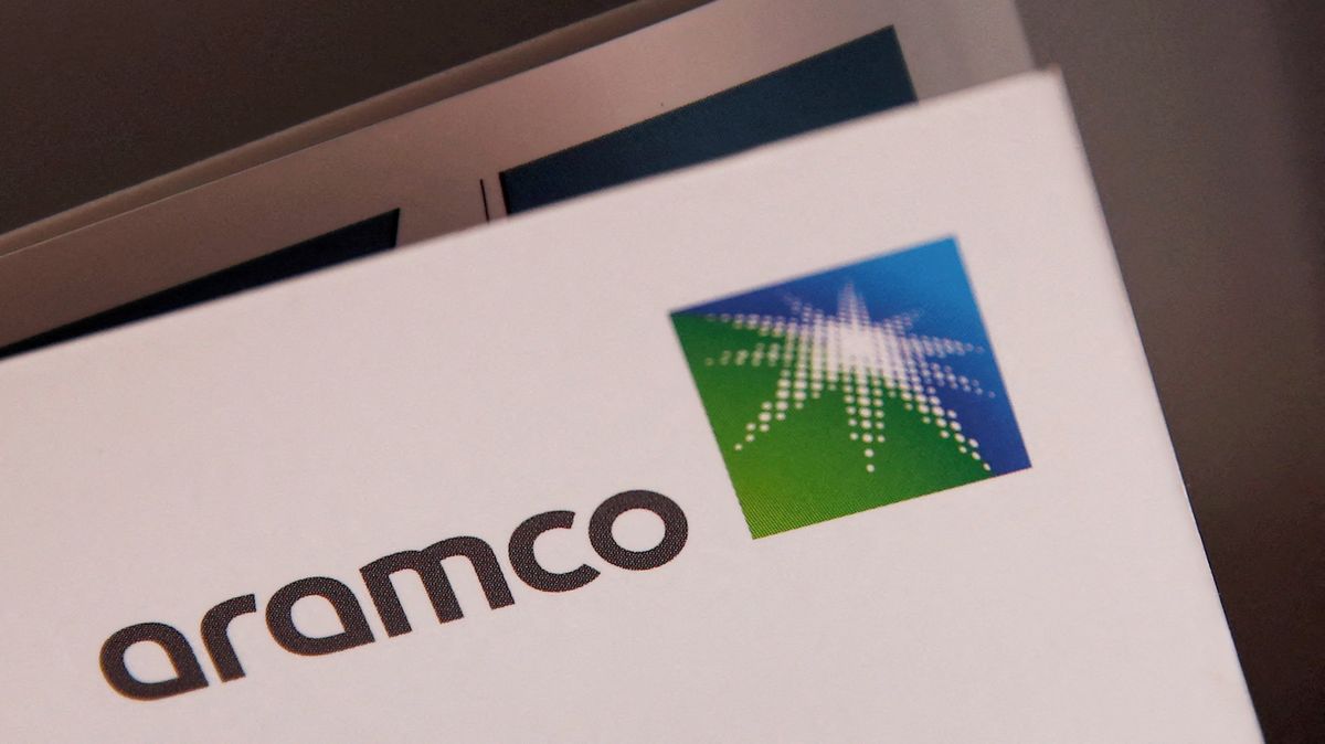 Saudi Aramco má nižší zisk, varuje před katastrofálními dopady války s Íránem