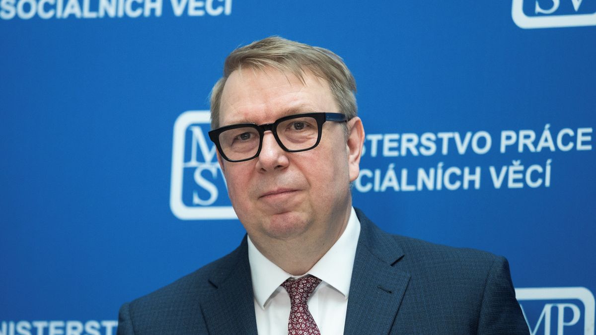 Ministerstvo spravedlnosti prověřuje možný nelegální lobbing u ministra Juchelky