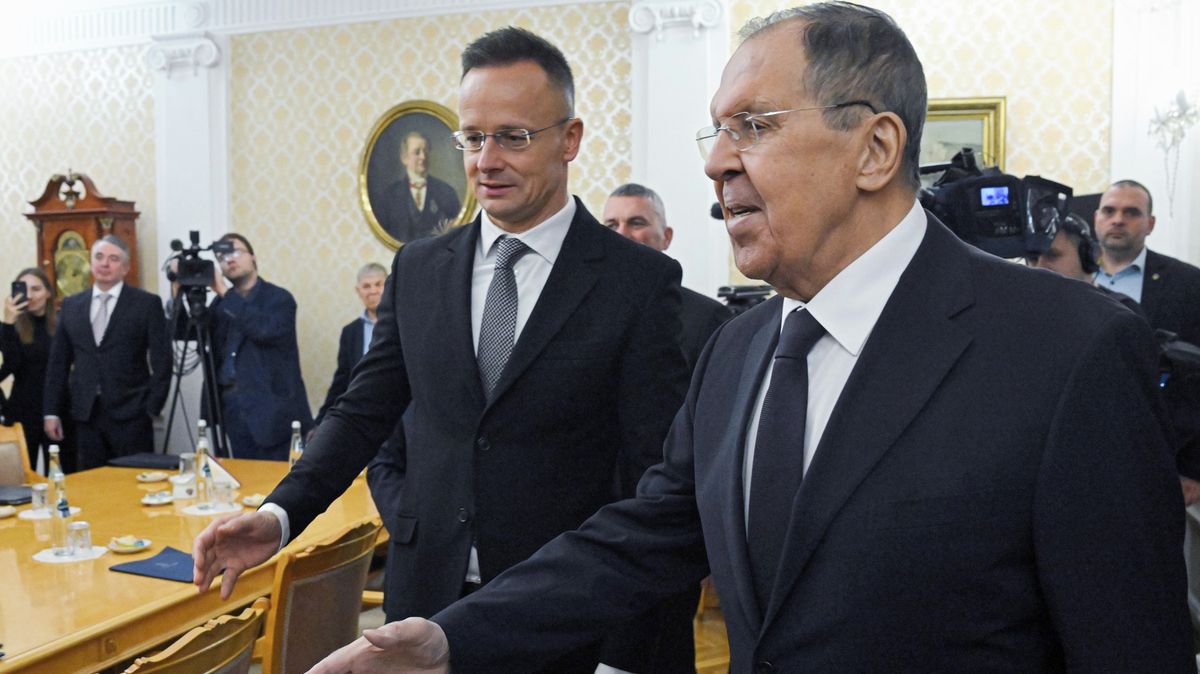 Szijjártó a práce pro Rusy? Byla by to vlastizrada, varuje ho Magyar