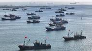 Nezvyklé formace tisíců lodí z Číny. Možná jde o součást příprav na invazi