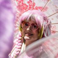 K dalším hostům letošního festivalu patří skotský herec Iain Glen známý rolí Joraha Mormonta ze seriálu Hra o trůny.