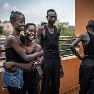 Jižní Súdán se od svého vzniku v roce 2011 potýká s konflikty, chudobou a korupcí, ale úspěch jeho modelů a modelek je paprskem naděje.