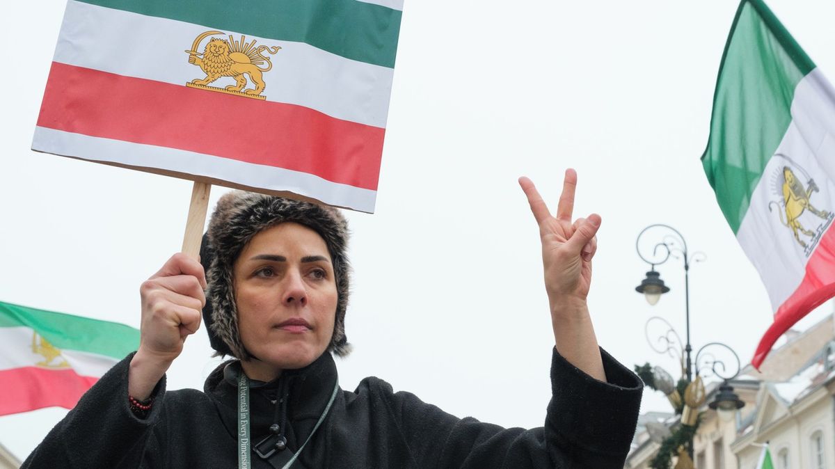 V Česku studuje silná komunita Íránců. „Modlíme se za svobodu,“ říkají