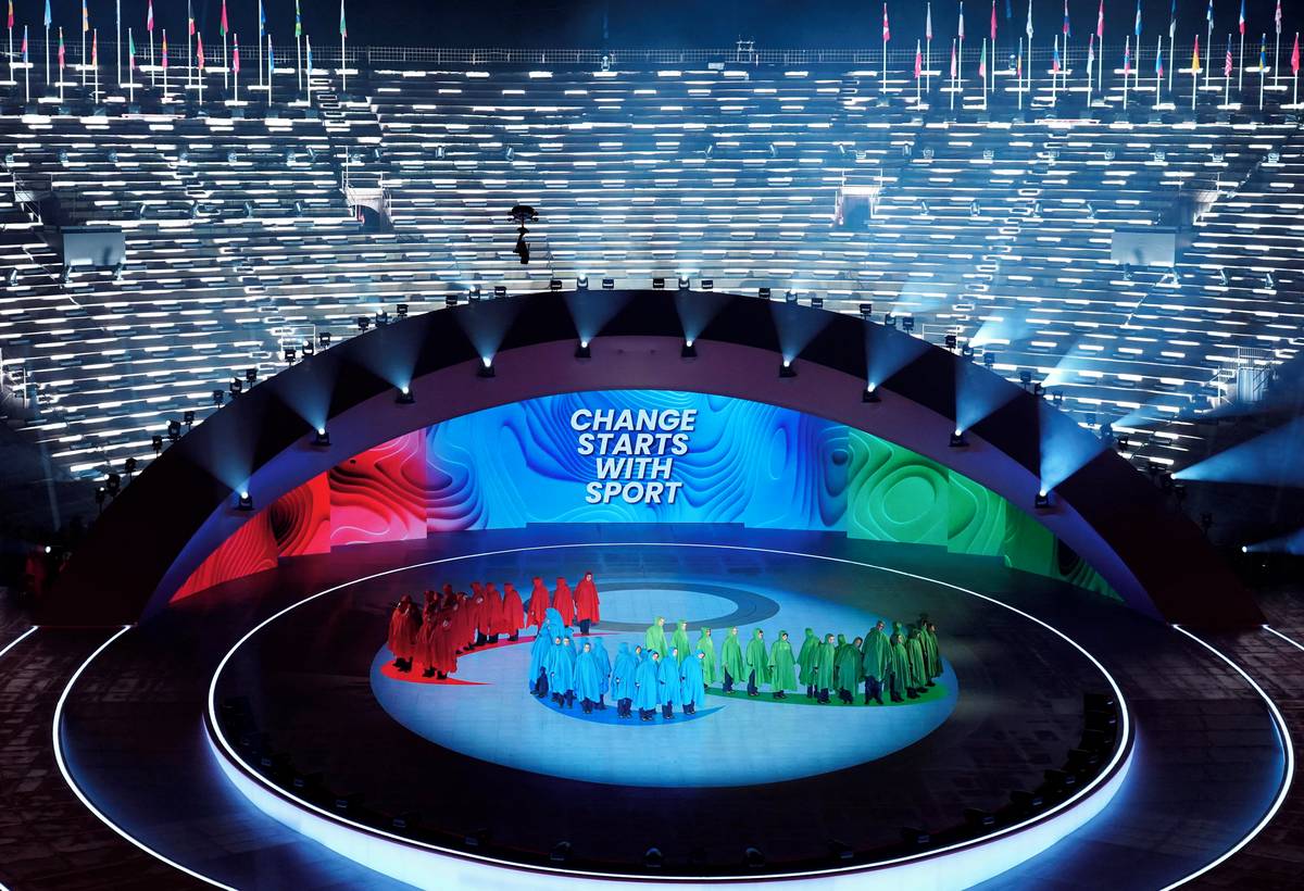 Mezinárodní paralympijský výbor (IPC) uvedl, že z politických důvodů, tedy na protest proti startu ruských a běloruských sportovců pod vlastní vlajkou, odřekly účast Česko, Estonsko, Finsko, Lotyšsko, Litva, Polsko a Ukrajina.