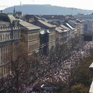Příznivci opoziční strany Tisza vyrazili na pochod jako druzí.