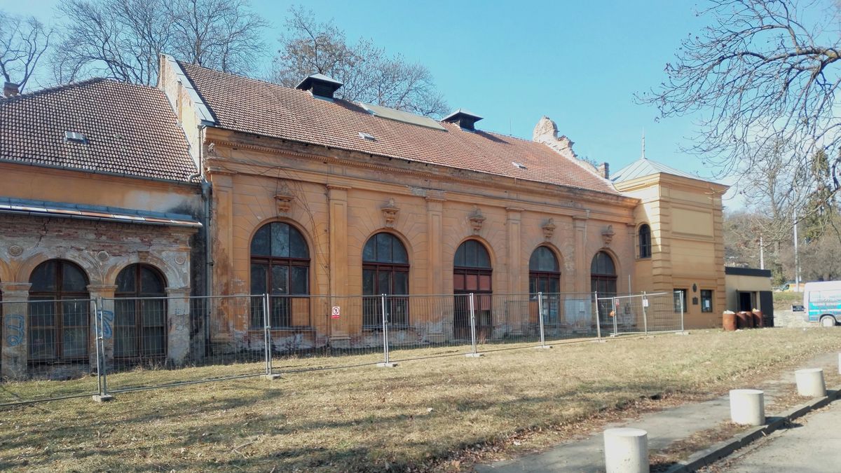„Nemáme z toho radost.“ Spor o hudbu zastavil rekonstrukci za stovky milionů