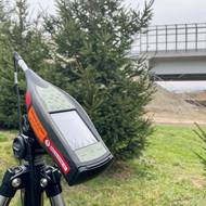 Hodnoty se měří pomocí profesionálního hlukoměru.