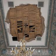 Nyní podle ní společnosti jako Planet Labs a Vantor blokují nebo omezují přístup k satelitním snímkům Blízkého východu na několik dní či týdnů. (Historický komplex Sa'dabad, poškozený během americko-izraelských útoků na Írán, vyfoceno 18. března.)