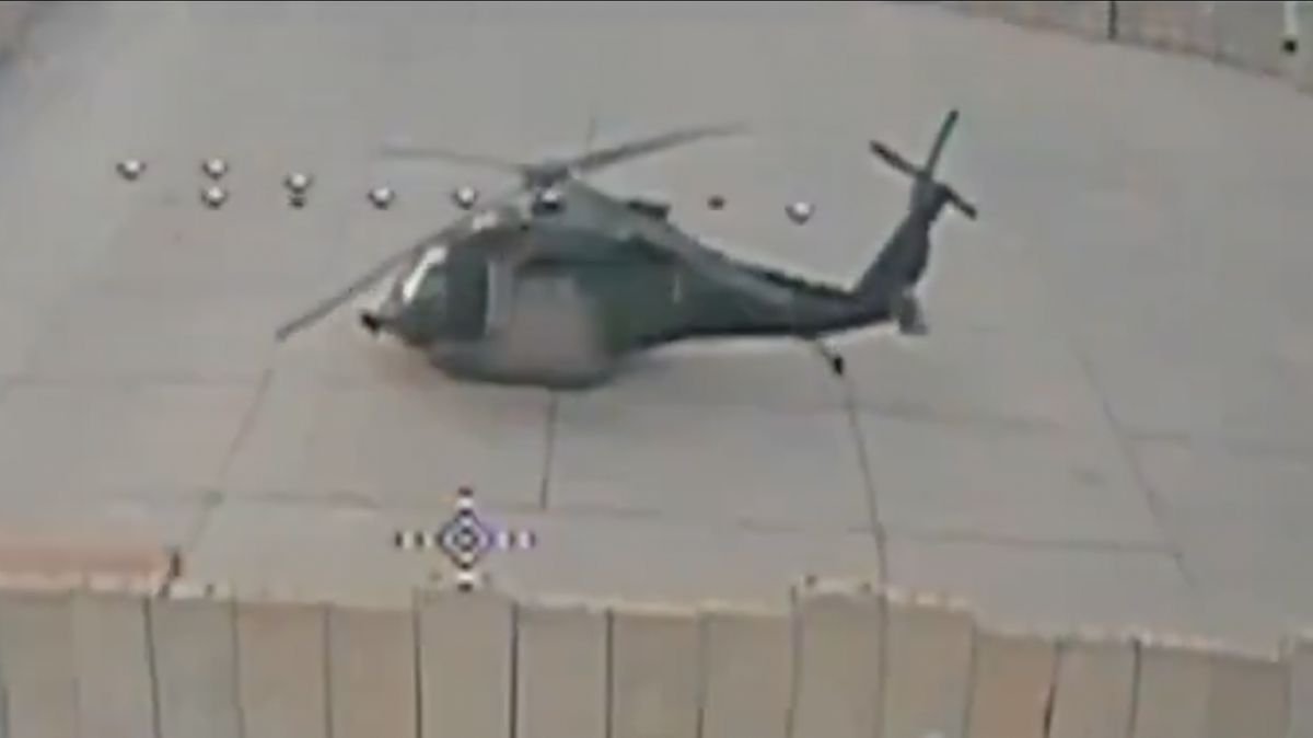Video: Ochrana americké základny v Iráku selhala, dron zasáhl vrtulník