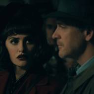 Penélope Cruz jako Myrna a Peter Sarsgaard v roli detektiva Jakea Wilese.