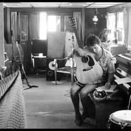 Pro jeho tvorbu jsou typické melodická hra na baskytaru, široký hlasový rejstřík a žánrové rozpětí od popu přes elektroniku po klasickou hudbu.