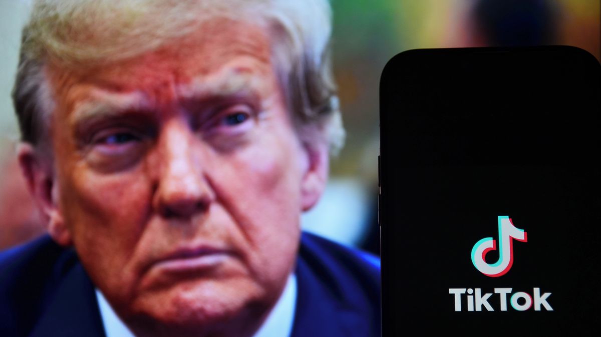 Photo: seznamzpravy.cz Trump Faces Lawsuit Over Truth Social Early Access Service
