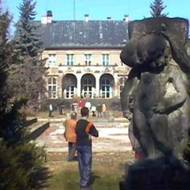 Vila v době před několika desítkami let.