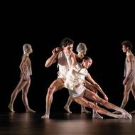 Na snímku z Requiem jsou Simone Giroletti, Madalena Judas a Tom Bellec.