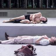 Igor Orozovič coby Løvborg a Denisa Barešová jako Tea.