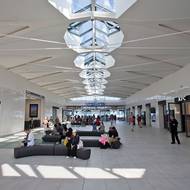 Po rekonstrukci za miliardu korun se na jaře 2024 otevřela veřejnosti. Památkově chráněná budova hlavního nádraží pochází z roku 1907.