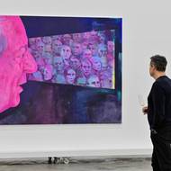 Na fotografii z výstavy Výběr ze sbírky Fait Gallery II, která potrvá do 2. května, je akryl na plátně od Jana Merty nazvaný Karlheinz Stockhausen provádí svou symfonii Cyklon B.