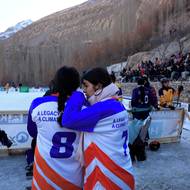 „Mezi rokem 2018 a současností je velký rozdíl,“ řekla 21letá kapitánka a zároveň jedna z prvních žen v Hunze, která se tomuto sportu věnovala. „Zima začínala v listopadu a všechno zamrzlo. Teď je leden a led ještě pořád pořádně nezamrzl.“