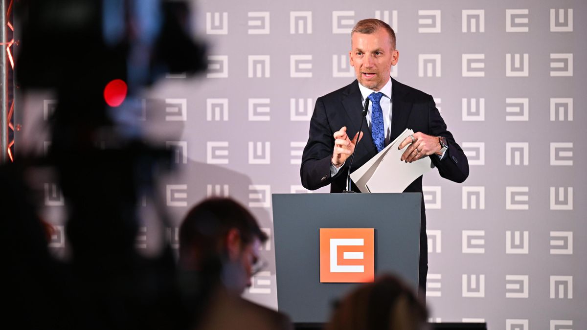 Analyzujeme, jak by mohlo vypadat zestátnění ČEZ, říká Cyrani