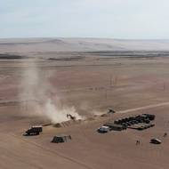 Šedesátiletý Kast, potomek německých přistěhovalců, je obdivovatelem amerického prezidenta Donalda Trumpa, který rovněž razí tvrdý postup vůči imigrantům a který za svého prvního působení v Bílém domě nechal postavit několik stovek kilometrů zdi na hranici USA s Mexikem.