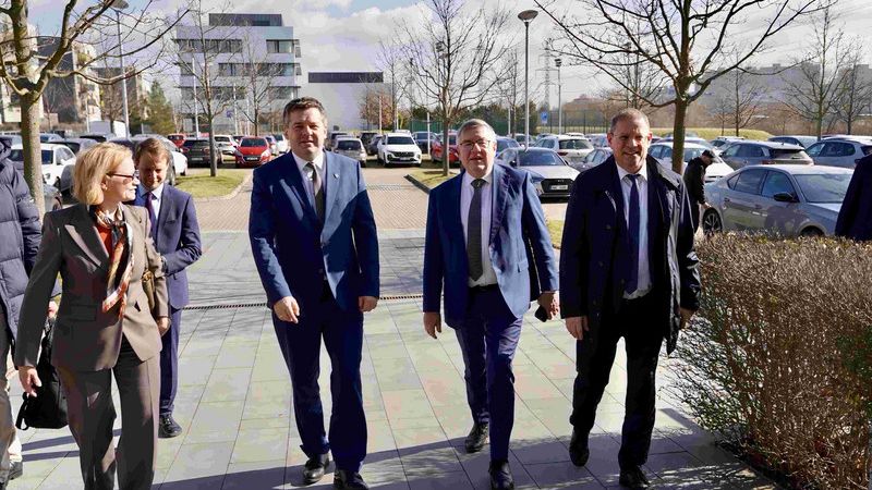 Německý politik vyjednal miliardové investice Agrofertu. Mluvil i s Babišem