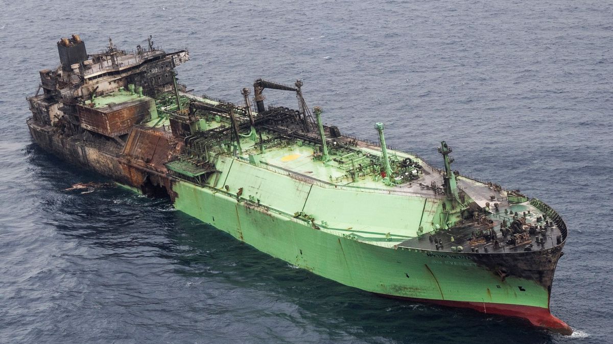 Neřízený ruský tanker ve Středomoří může vyvolat velkou ekologickou havárii