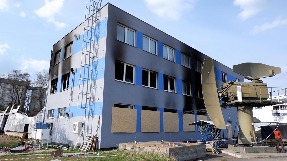 Soud bude rozhodovat o další vazbě v případu požáru zbrojovky v Pardubicích