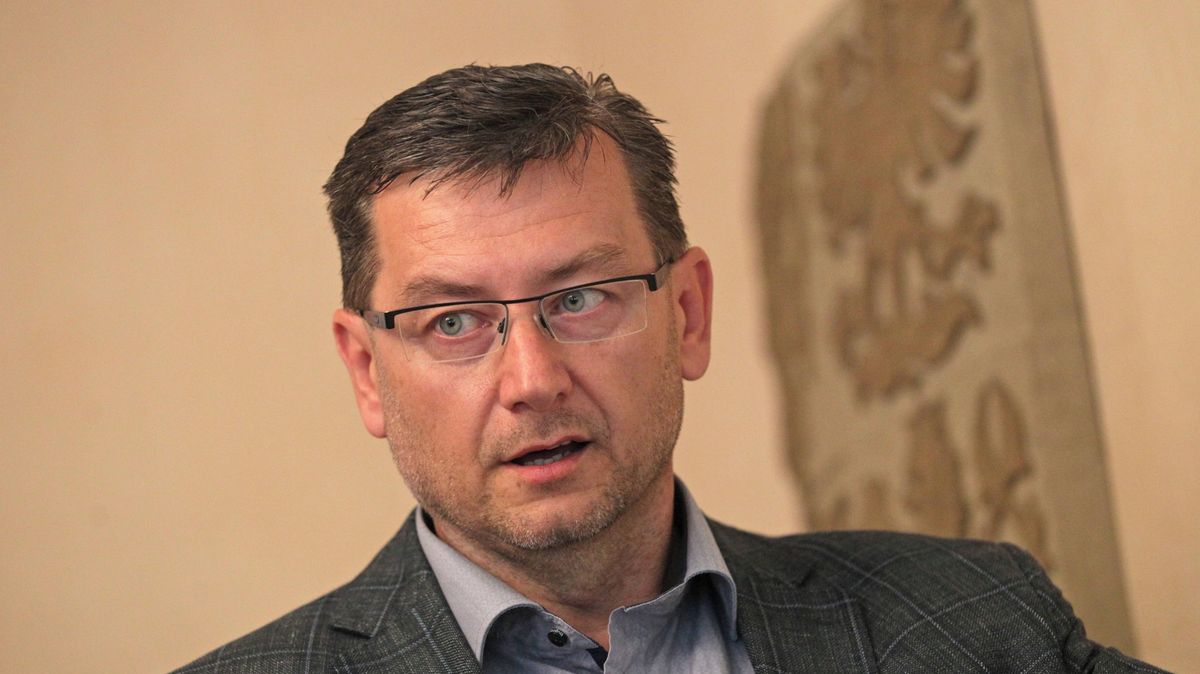 Nabídl úplatek 100 tisíc, píše o primátorovi Karviné fotbalová asociace