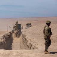 Podle ministra vnitra Claudia Alvarada by měla být na asi 500 kilometrech chilské hranice s Peru a Bolívií.