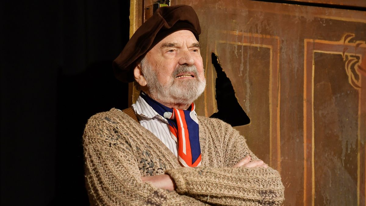 Humor pro lidi, kteří dávali ve škole trochu pozor. Zdeněk Svěrák slaví 90 let