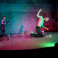 Snímek z Směj se, pořád se směj.