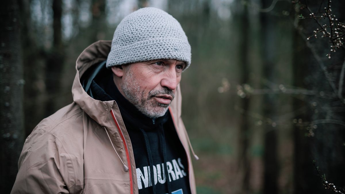 Divoké byliny mohou chutnat jako kozí sýr. Jaký je den s profesionálním sběračem