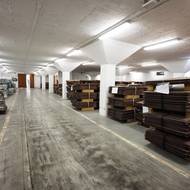 Kovy jsou jednou z tisíců různých položek, které Správa státních hmotných rezerv uchovává pro případ krize. 